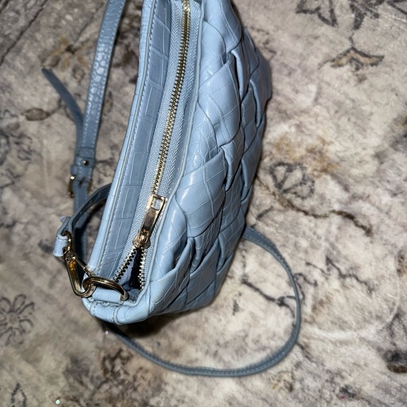 “Like Dream” Elegant Blue Woven Leather Crossbody Bag - Picture 4 of 6